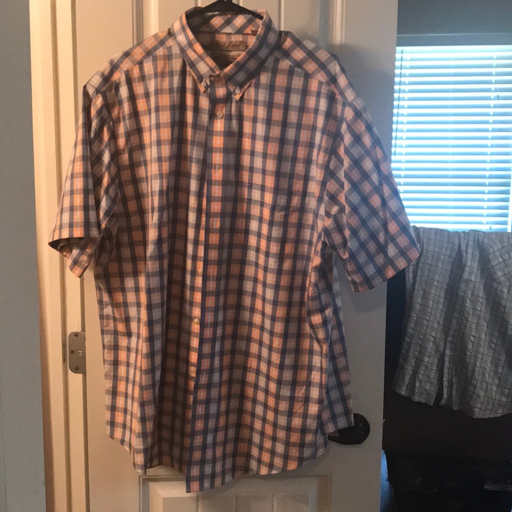 Roundtree & Yorke short sleeve button down shirt